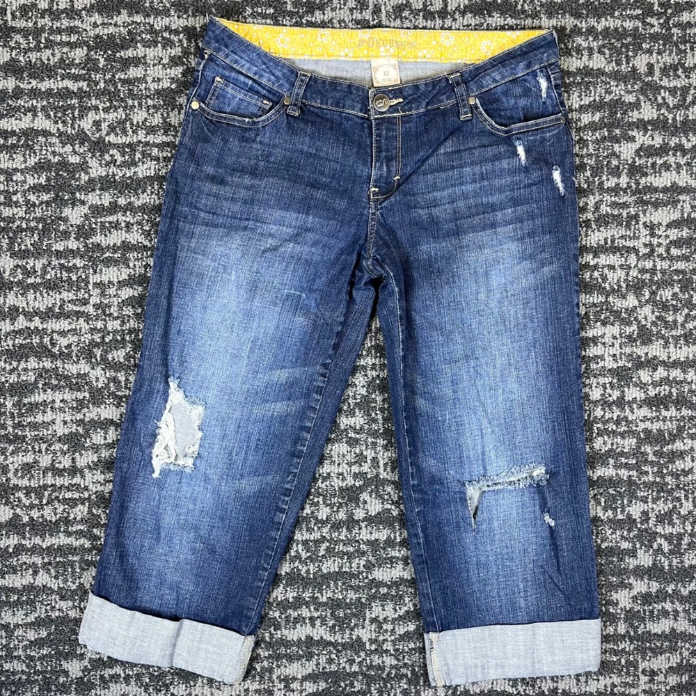 Decree Womens Distressed Capri Jeans Dark Wash Low Rise Cuffed Size 13 Blue